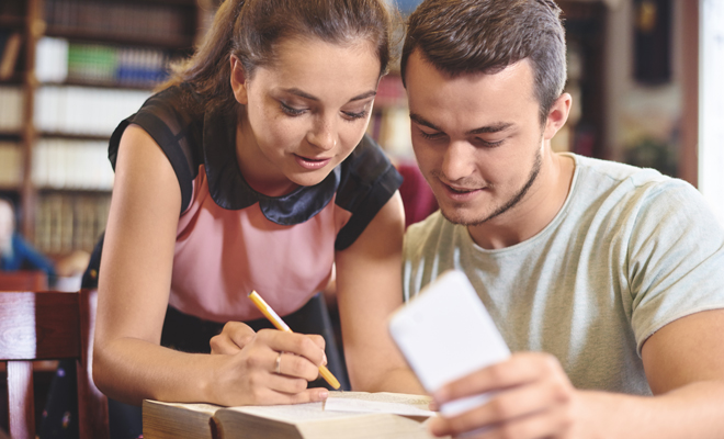 Relatos eróticos: Incontrolable orgasmo en la biblioteca 