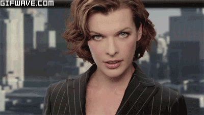 Mujer de mirada intensa