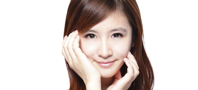 Cuidado facial de la piel blanca