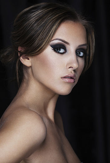 Aprende a maquillarte para llamar la atención