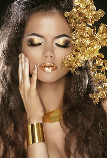 Cómo maquillarse en tonos dorados: el maquillaje de oro