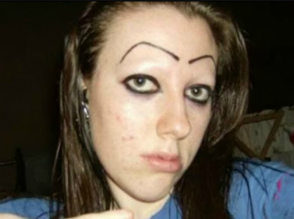 Foto: las cejas de la discordia... cuando el maquillaje no se aplica bien Foto: las cejas de la discordia... cuando el maquillaje no se aplica bien