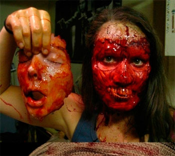 Un maquillaje extremo para Halloween. Un maquillaje extremo para Halloween.