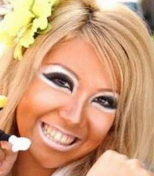 Cuando te pones demasiado antiojeras y pareces un mapache. 