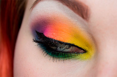 En la sencillez, está la clave para un buen maquillaje de ojos. En la sencillez, está la clave para un buen maquillaje de ojos.