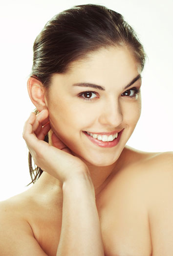 Combatir las primeras arrugas es fácil si sabes cómo. 