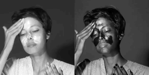 Si tienes la piel sensible, tienes que llevar una crema siempre a mano. Si tienes la piel sensible, tienes que llevar una crema siempre a mano.