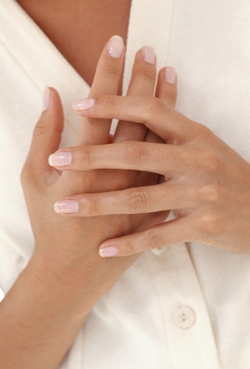 Cómo curar las uñas cuando se han golpeado