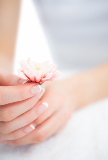 Cómo hacer la manicura francesa