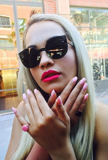 La manicura de Rita Ora