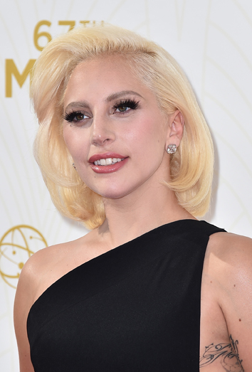 El maquillaje de Lady Gaga en los Emmys 2015