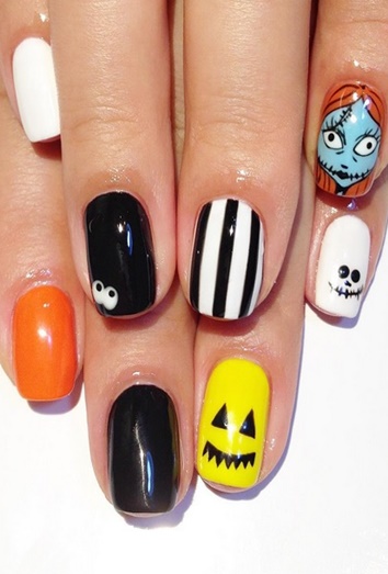 Las uñas para la noche de Halloween
