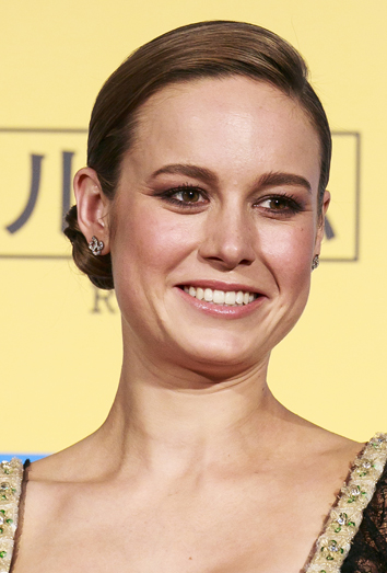 El moño bajo de Brie Larson
