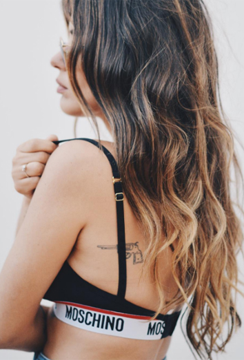Los tatuajes de pistolas y su interpretación Los tatuajes de pistolas y su interpretación