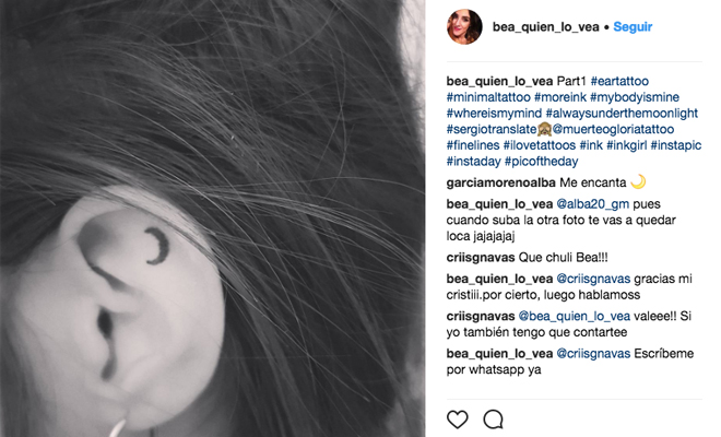 Tatuaje hélix de luna