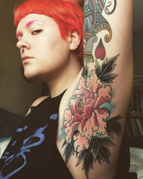flor, ideas de tatuajes para las axilas