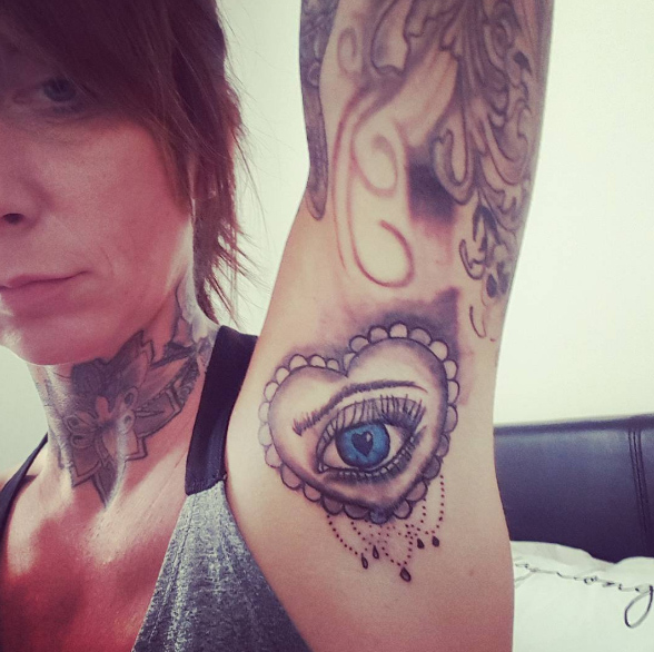 corazon y otras ideas de tatuajes para las axilas