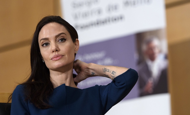Famosos que se arrepintieron de su tatuaje angelina Famosos que se arrepintieron de su tatuaje angelina