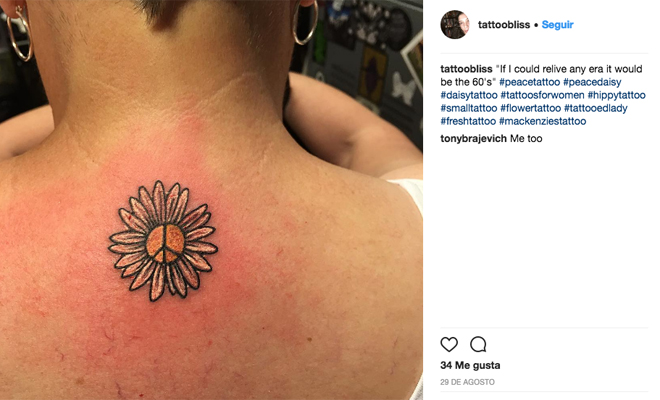 Tatuaje con el símbolo de la paz Tatuaje con el símbolo de la paz