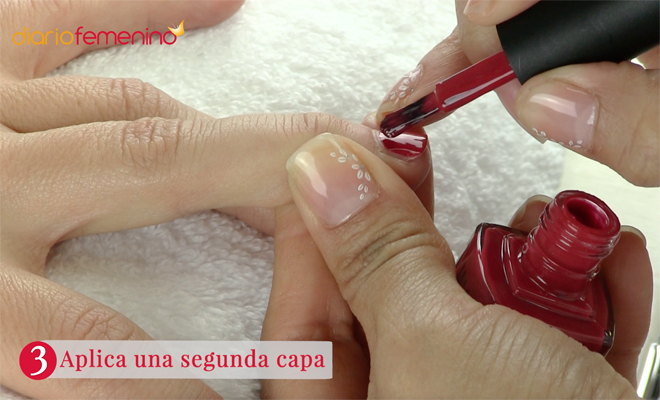 Diseño de uñas divertido de Papá Noel para Navidad: paso 3 Diseño de uñas divertido de Papá Noel para Navidad: paso 3