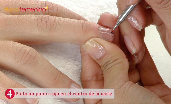 Cómo hacer un divertido diseño de uñas de reno para Navidad: paso 4 Cómo hacer un divertido diseño de uñas de reno para Navidad: paso 4