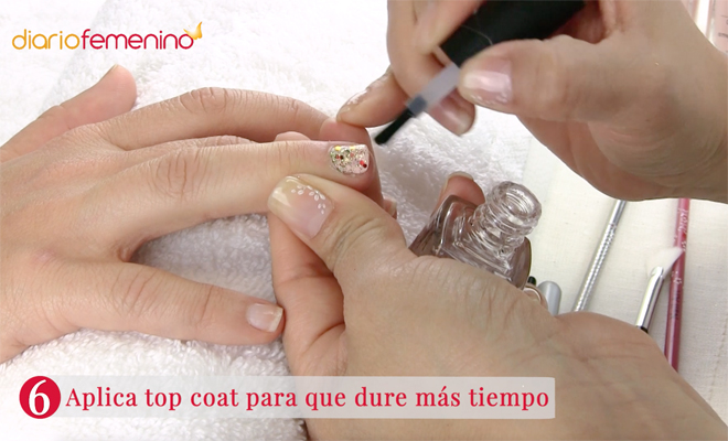 Diseño de uñas glitter para Navidad en color rosa. Paso 6 Diseño de uñas glitter para Navidad en color rosa. Paso 6