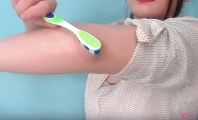 Cepillo de dientes para exfoliarte los labios Cepillo de dientes para exfoliarte los labios