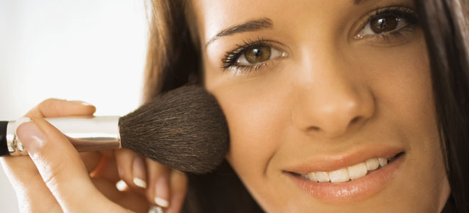 Maquillarse sin dañar la piel