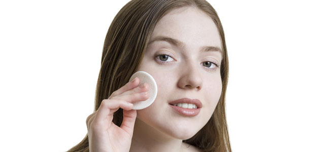 Serum en el cuidado facial Serum en el cuidado facial