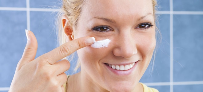 Limpieza facial de las mejillas Limpieza facial de las mejillas