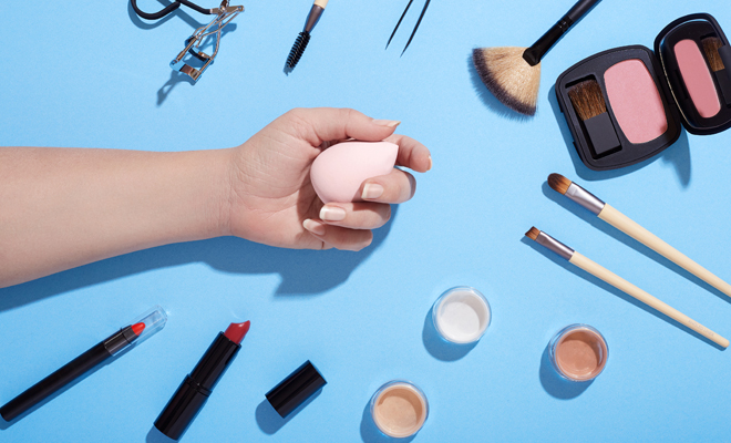 ¿Me puedo poner maquillaje si tengo granos en la cara?