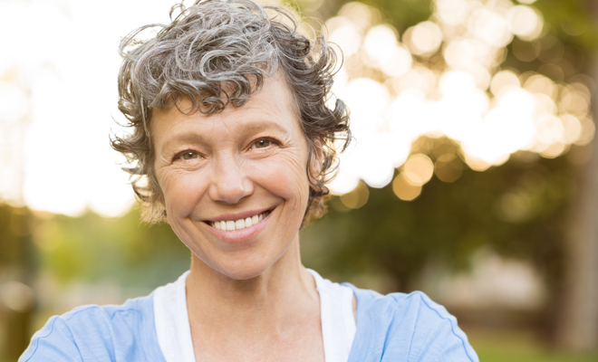 Todo lo que debes saber de las canas en el pelo