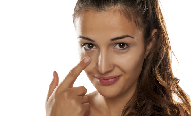 Te contamos cómo aplicar bien el contorno de ojos Te contamos cómo aplicar bien el contorno de ojos