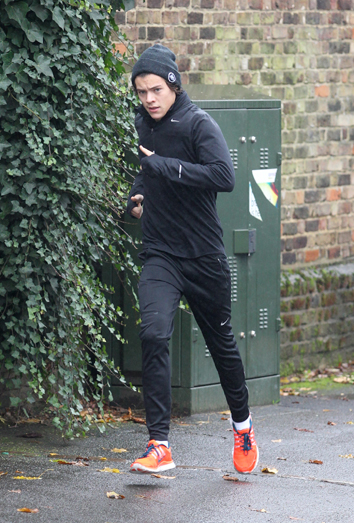 Harry Styles haciendo ejercicio