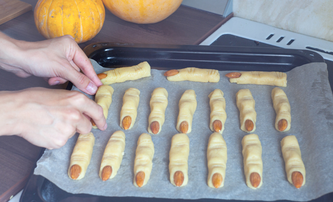 ¡Qué miedo! 5 recetas rápidas para la cena de Halloween Receta de Halloween: dedos con sangre