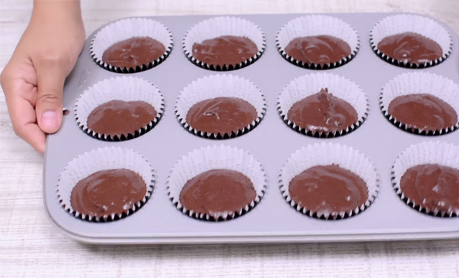 Recetas de Halloween: cómo hacer cupcakes de bruja paso 7 Recetas de Halloween: cómo hacer cupcakes de bruja paso 7