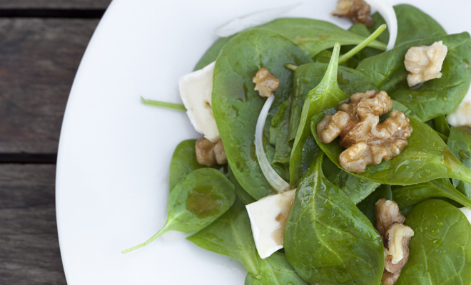 Recetas de primeros platos para Navidad: ensalada con nueces