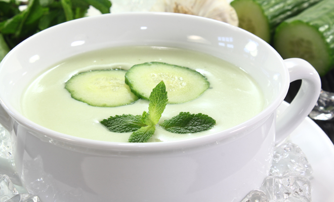 Recetas de primeros platos para Navidad: sopa de pepino