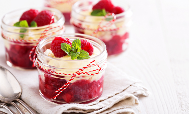Recetas de postres para Navidad: queso fresco con frambuesa