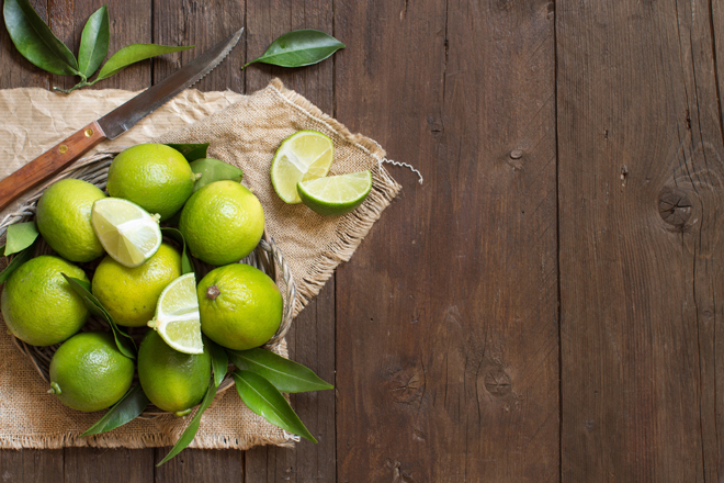 Agua tibia con limon para adelgazar mito o verdad