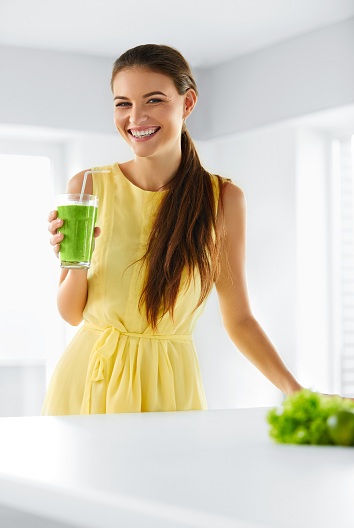 3 batidos detox con aguacate