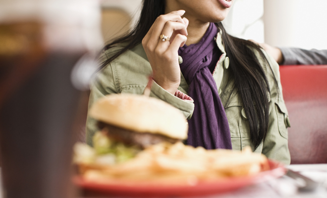 Comer por ansiedad: cómo gestionar y controlar tus emociones