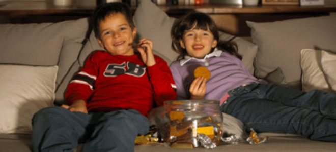 Cómo influyen los anuncios de famosos en la comida de los niños