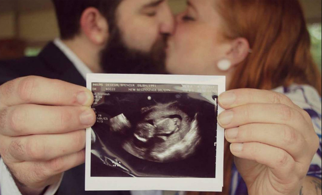 Anunciar un embarazo de manera romántica