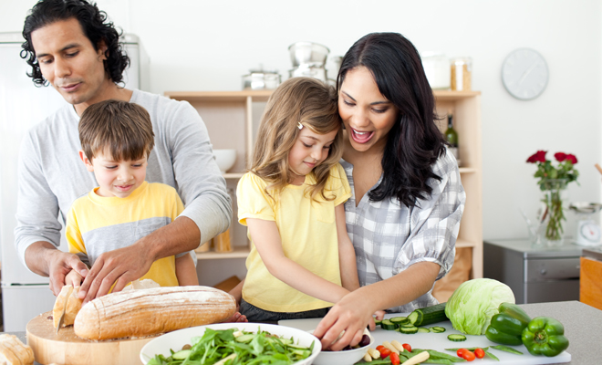 Los beneficios de comer en familia Los beneficios de comer en familia