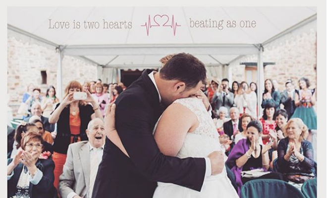 Foto de boda divertida y romántica Foto de boda divertida y romántica