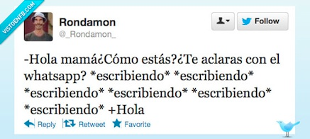 Madre escribiendo en whatsapp
