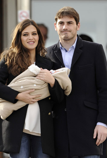 Casillas y Sara Carbonero llevan a su hijo Martín a la moda.