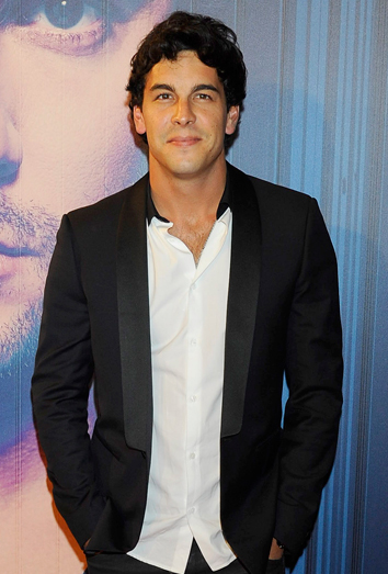 Mario Casas hará de padre de Adriana Ugarte.