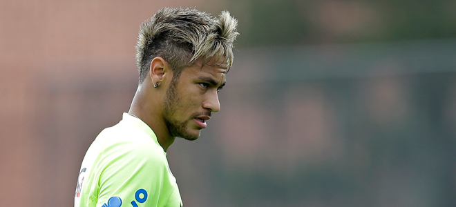 Neymar estrena look.